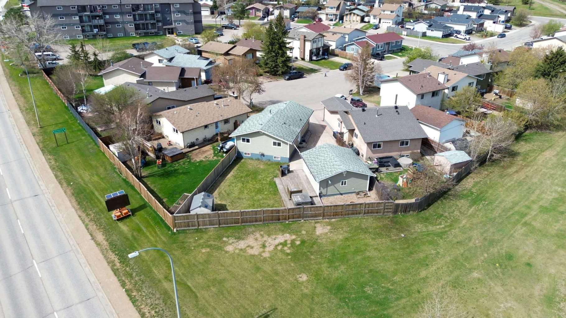 233 GLADSTONE Bay
