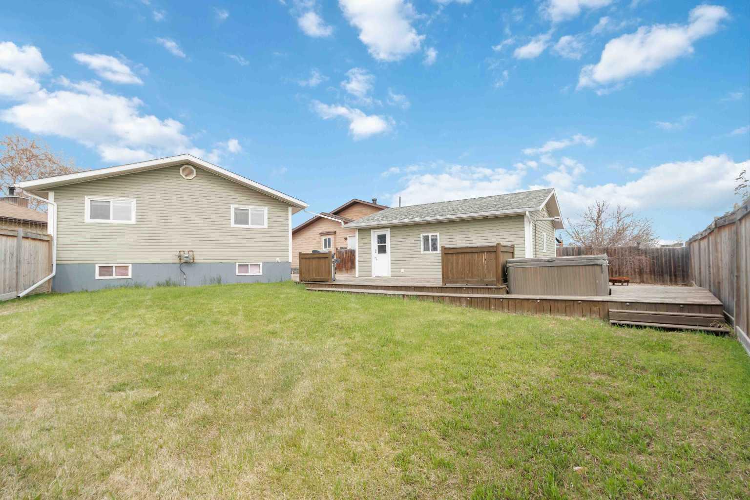 233 GLADSTONE Bay