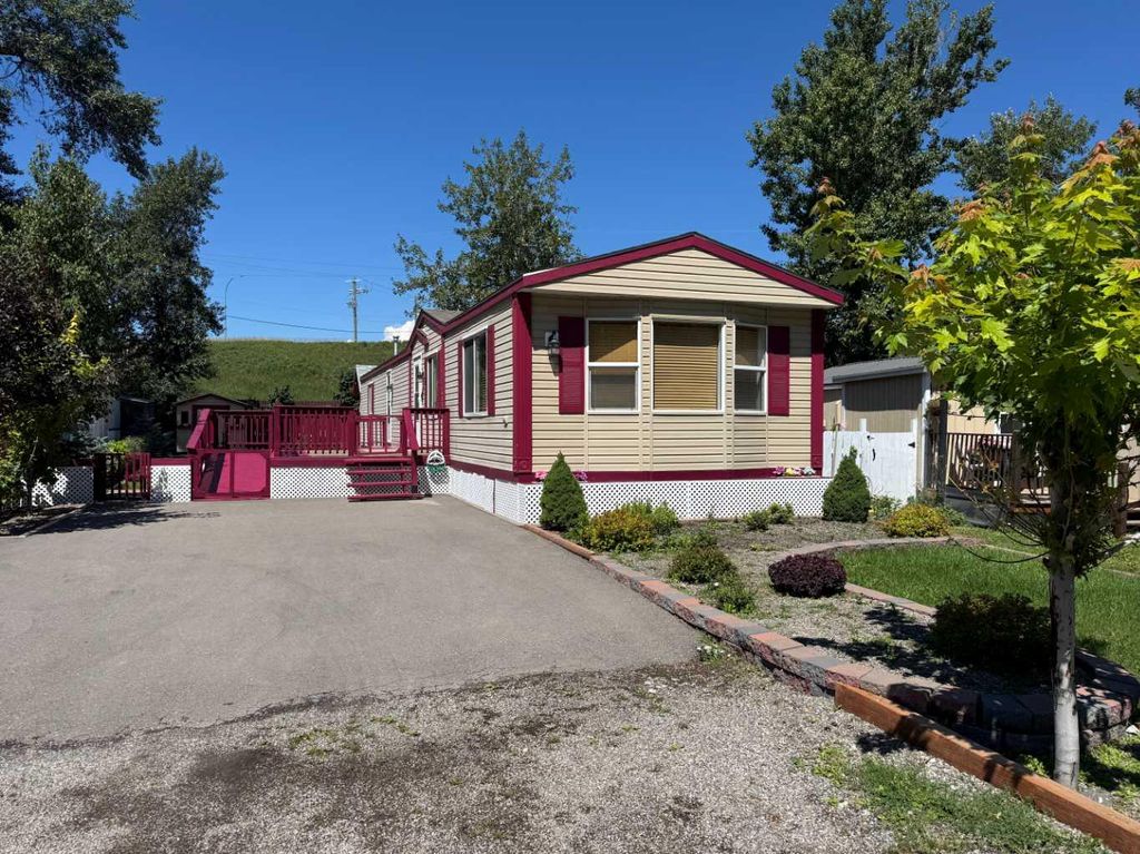 Photo of 1229 Waterton Avenue #6, Pincher Creek, AB T0K 1W0 (MLS # A2290019)