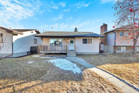 312 Pinegreen Close NE Calgary AB T1Y 1W3