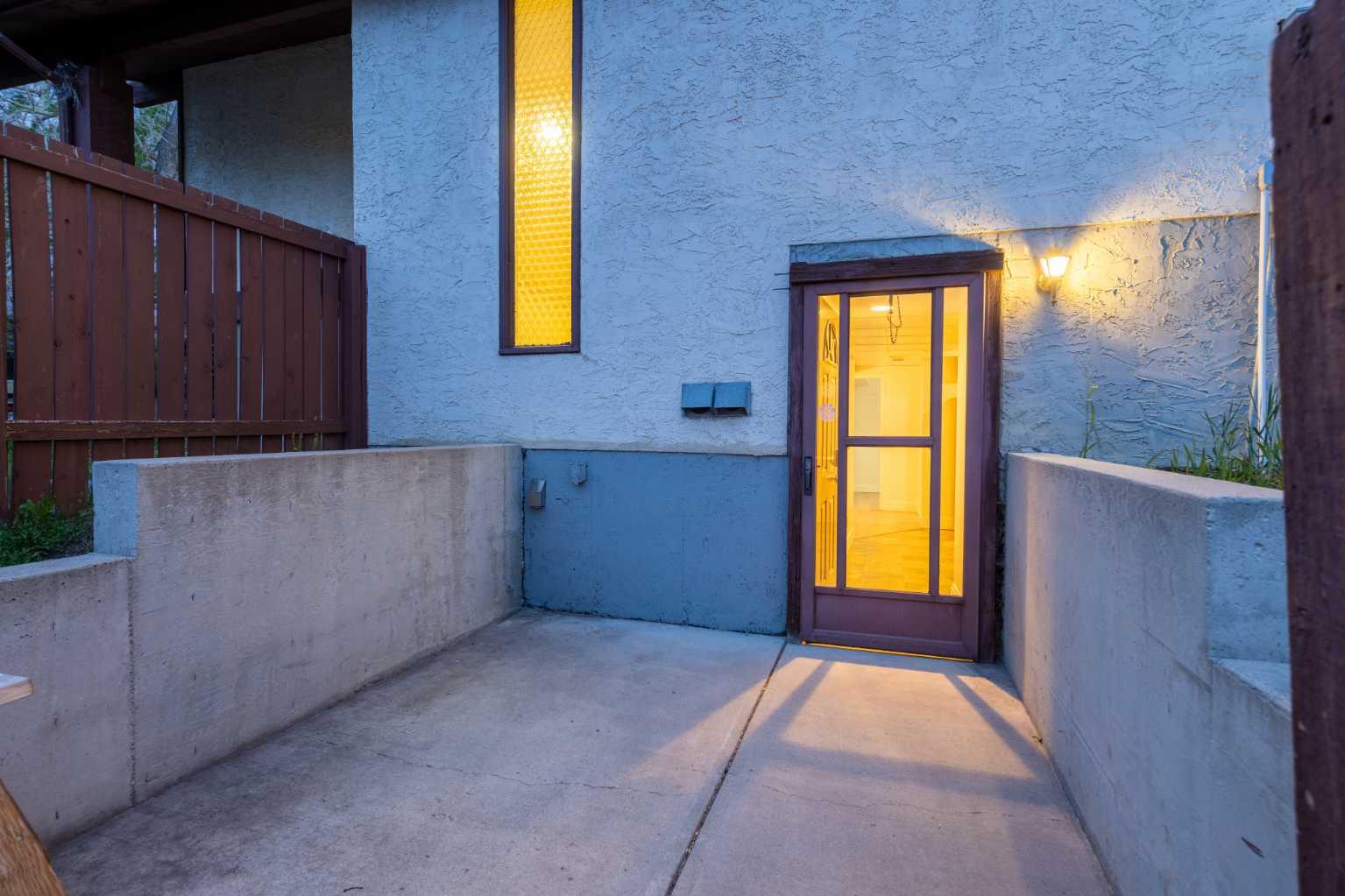 1132 Berkley Drive NW