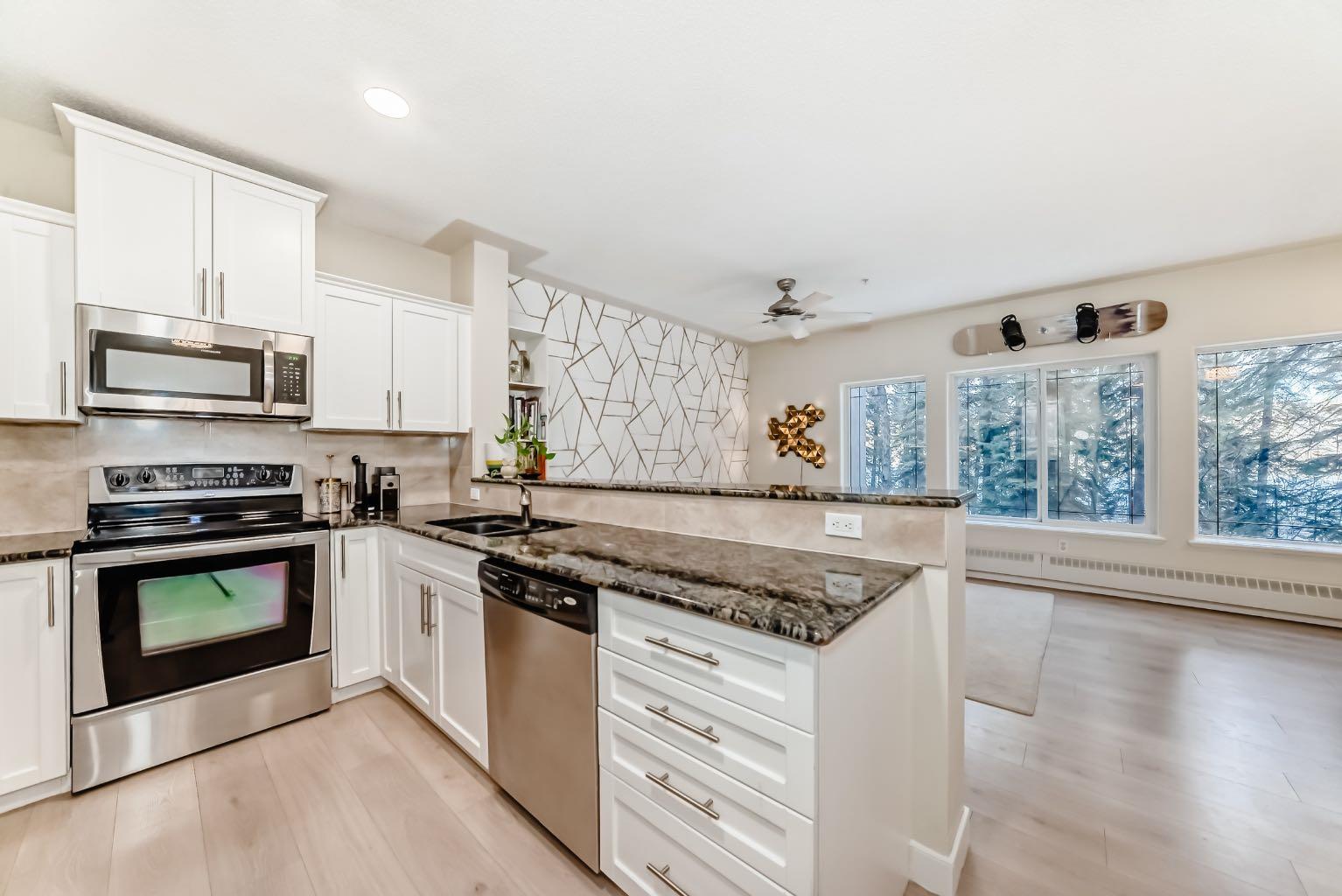 30 Discovery Ridge Close SW 114