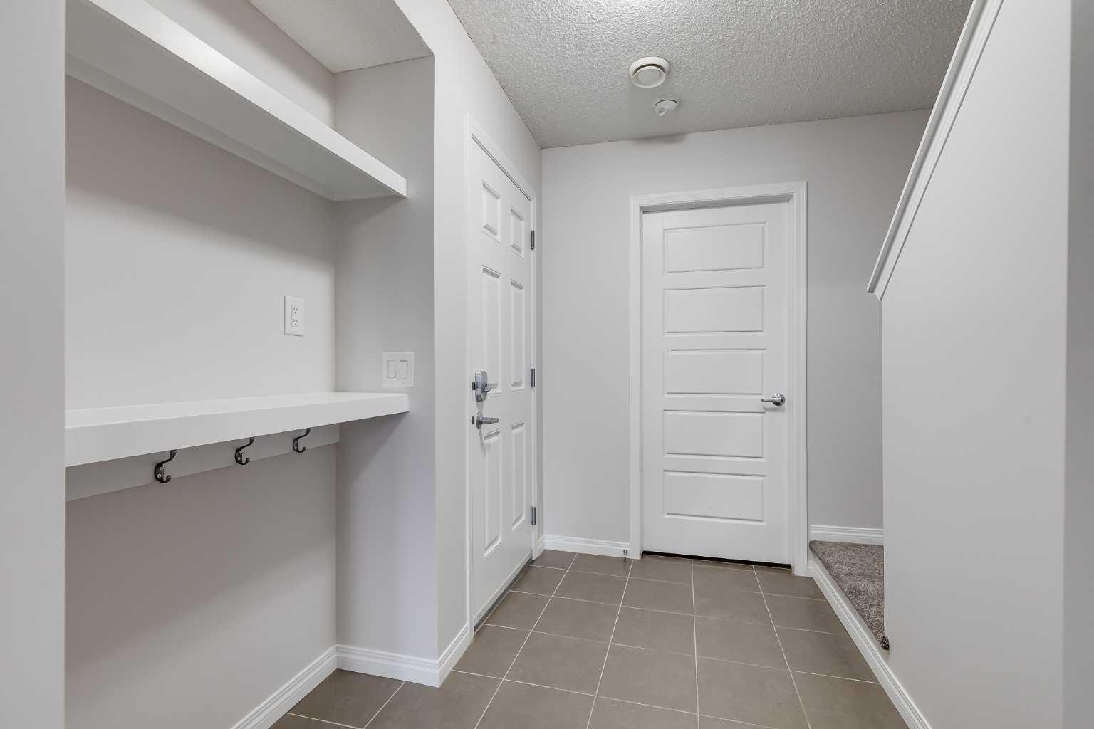 160 Windford Gardens SW