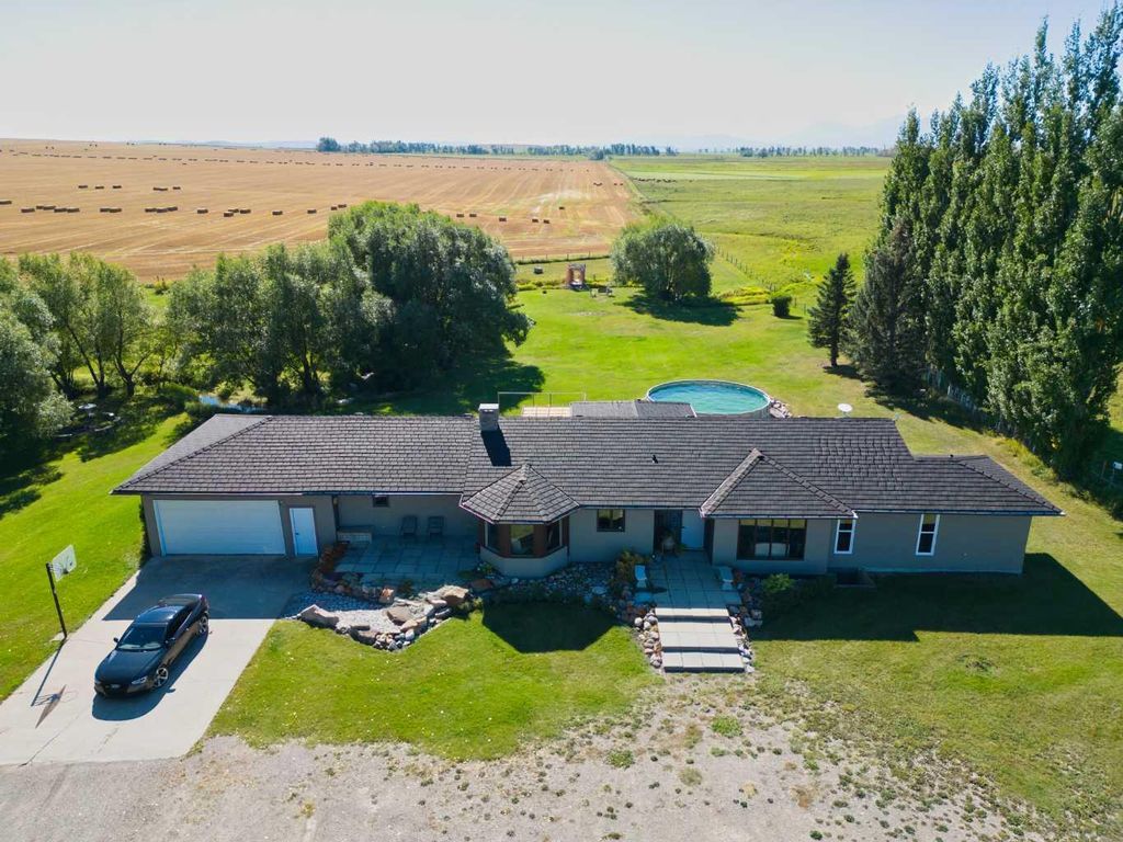 Photo of 42082 Range Road 274, Hill Spring, AB T0K 1E0 (MLS # A2262252)