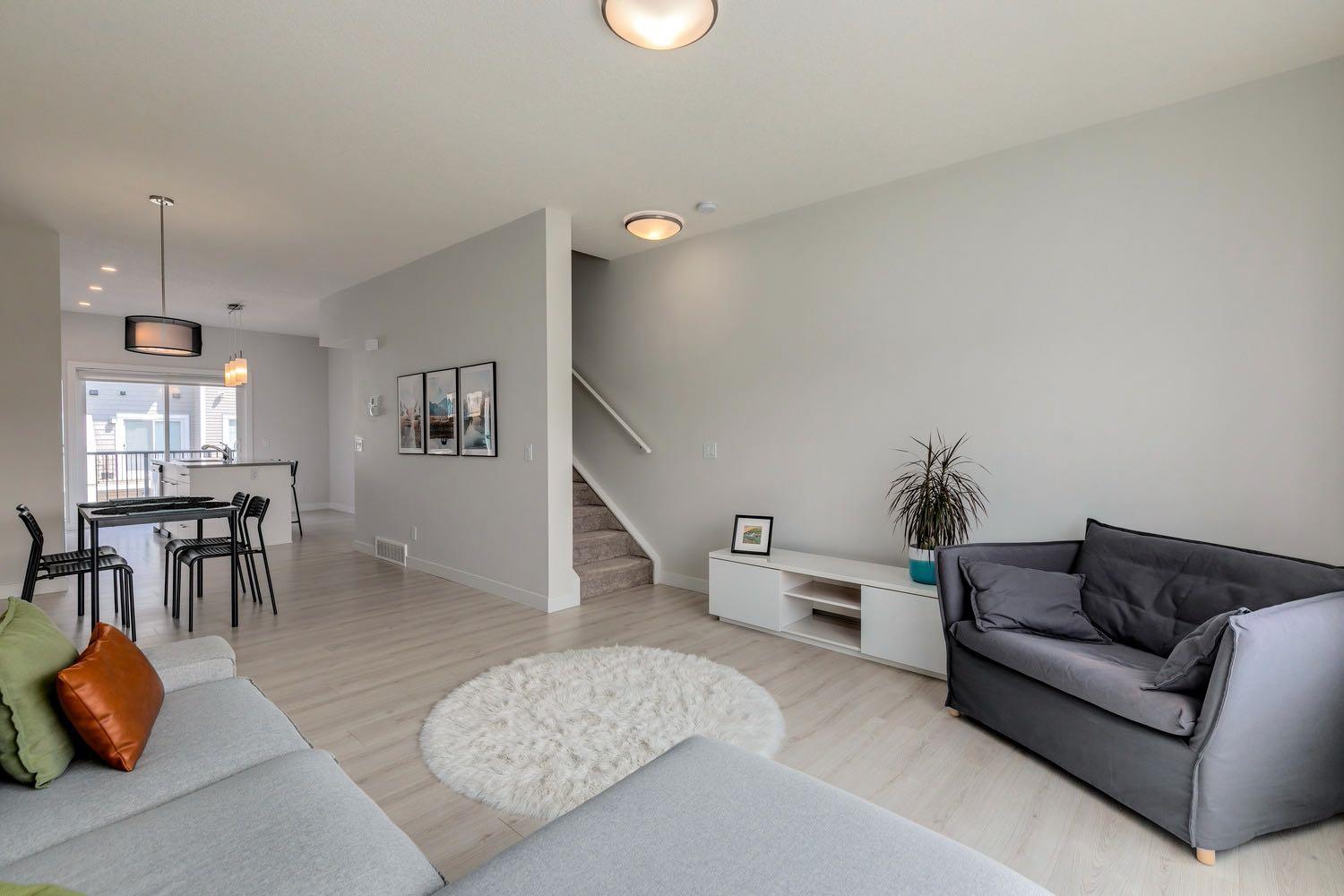 536 Canals Crossing SW