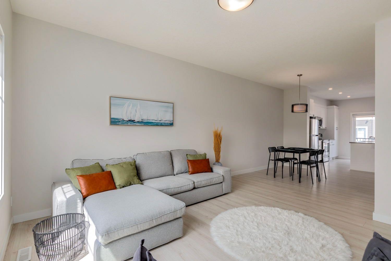 536 Canals Crossing SW