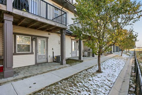 Photo of 68 New Brighton Point SE, Calgary, AB T2Z 1B8 (MLS # A2265428) Photo of 68 New Brighton Point SE, Calgary, AB T2Z 1B8 (MLS # A2265428)