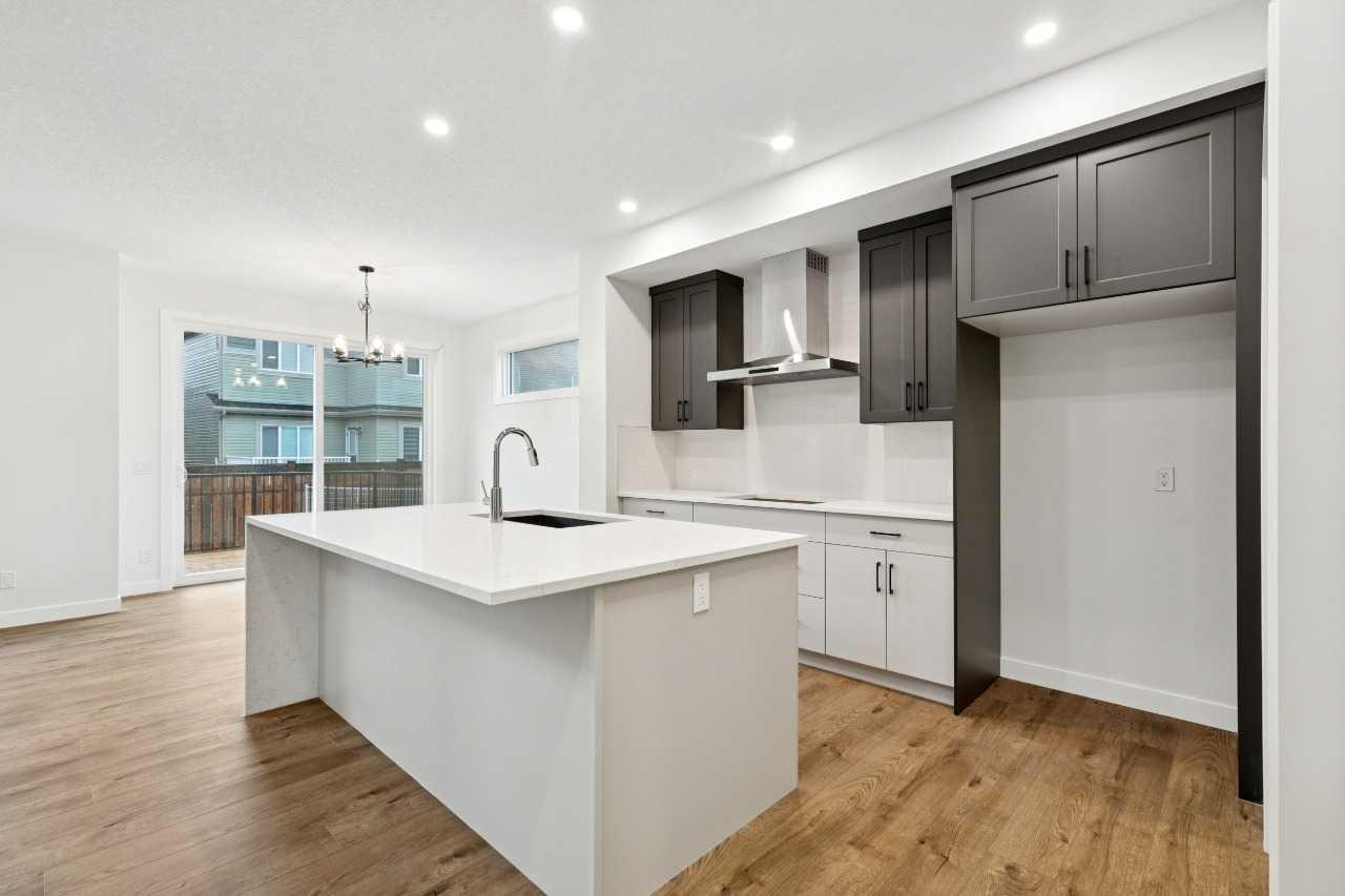 37 Sora Gardens SE