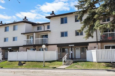 Photo of 3705 Fonda Way SE #57, Calgary, AB T2A 6G9 (MLS # A2310433)