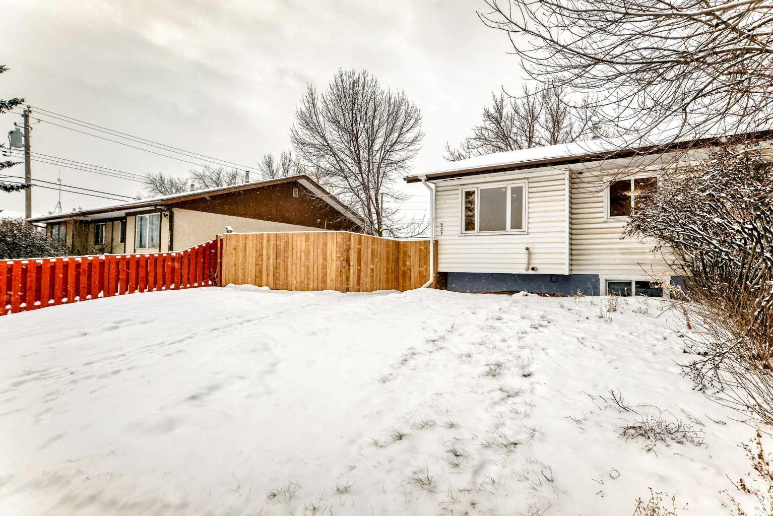 937 Marcombe Drive NE