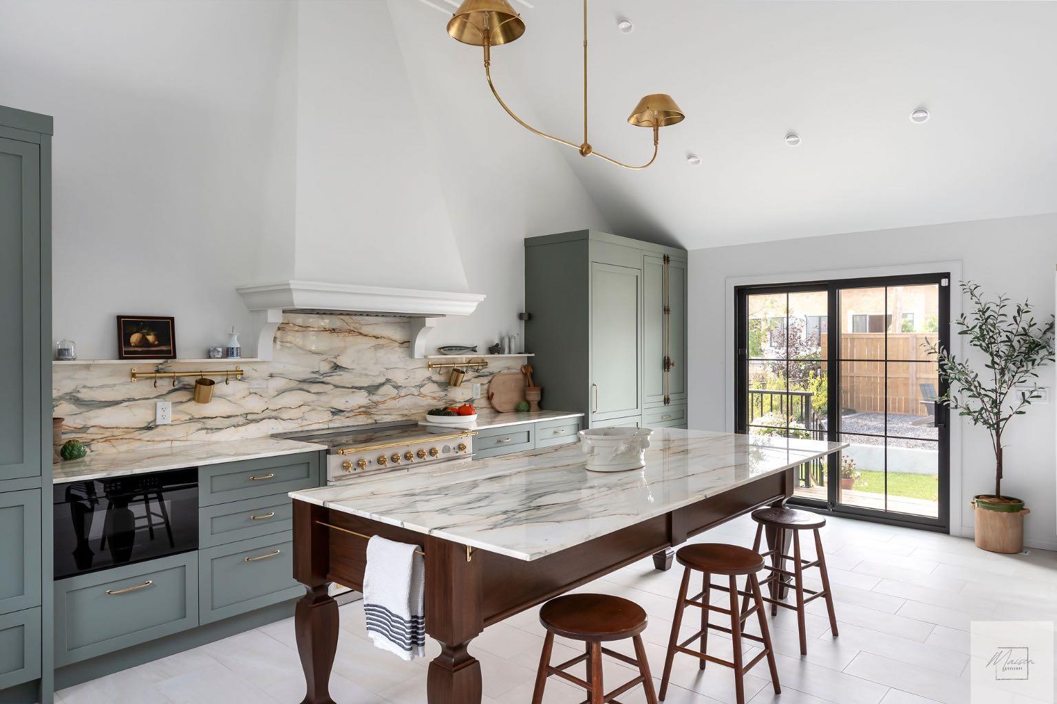 1011 Lake Wapta Way SE