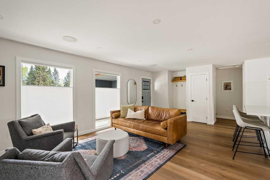 14 Oakview Place SW
