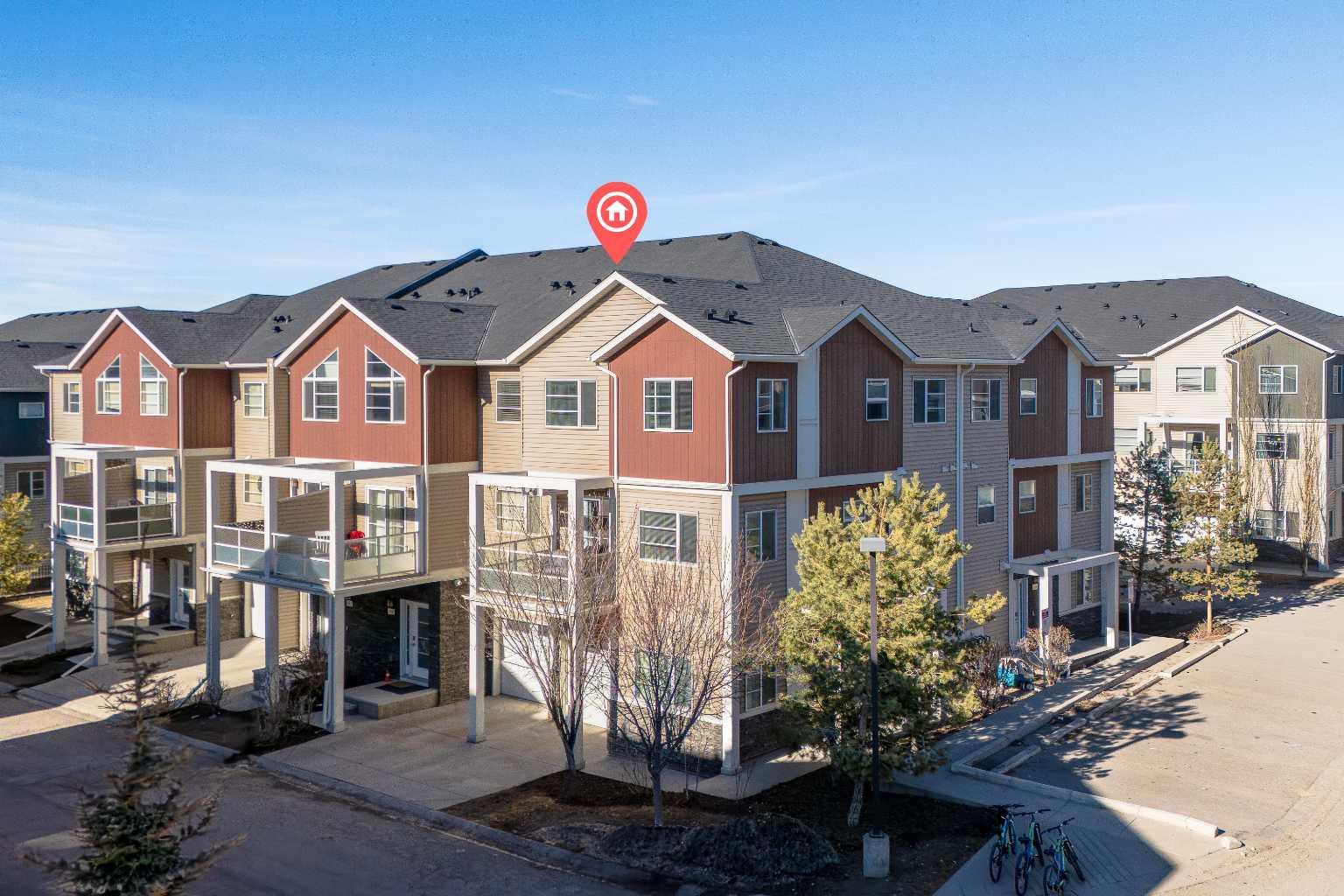 405 Redstone View NE