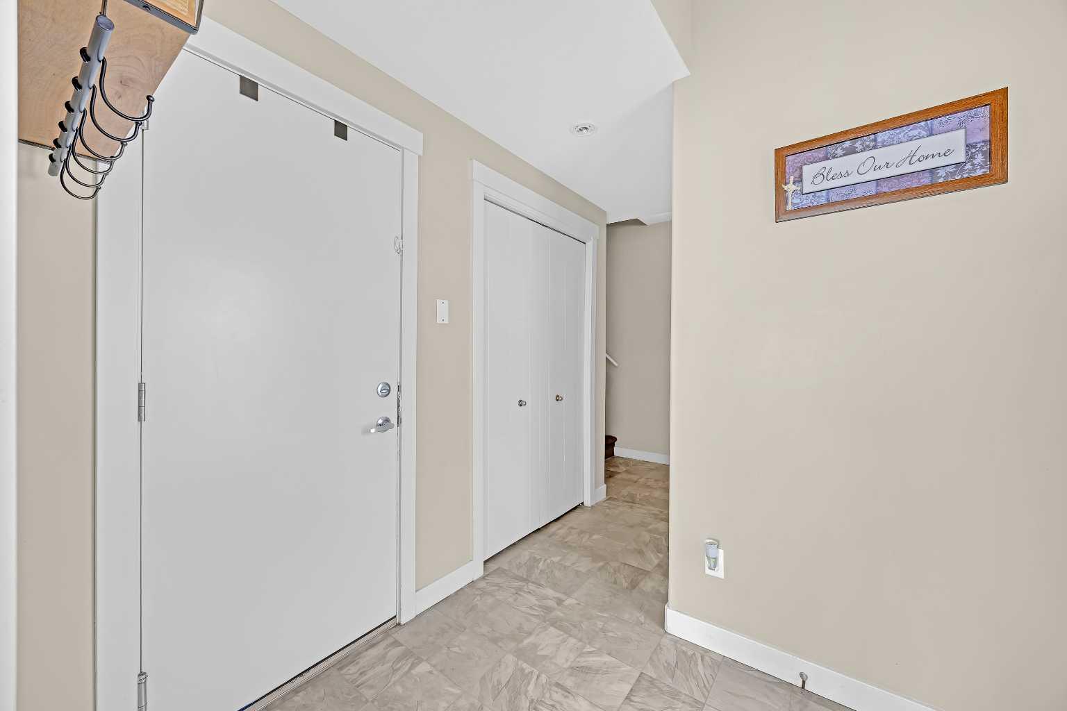 405 Redstone View NE