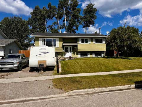 Photo of 402 Mountain Street, Hinton, AB T7V 1K6 (MLS # A2333940)