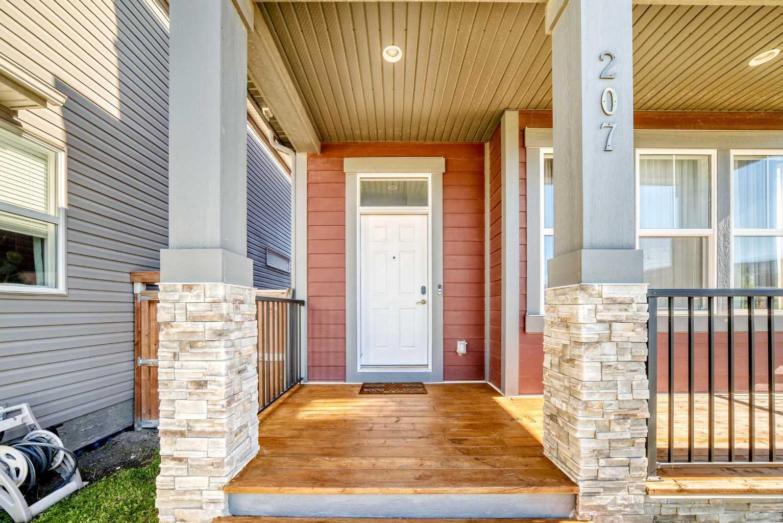 207 Legacy Glen Way SE