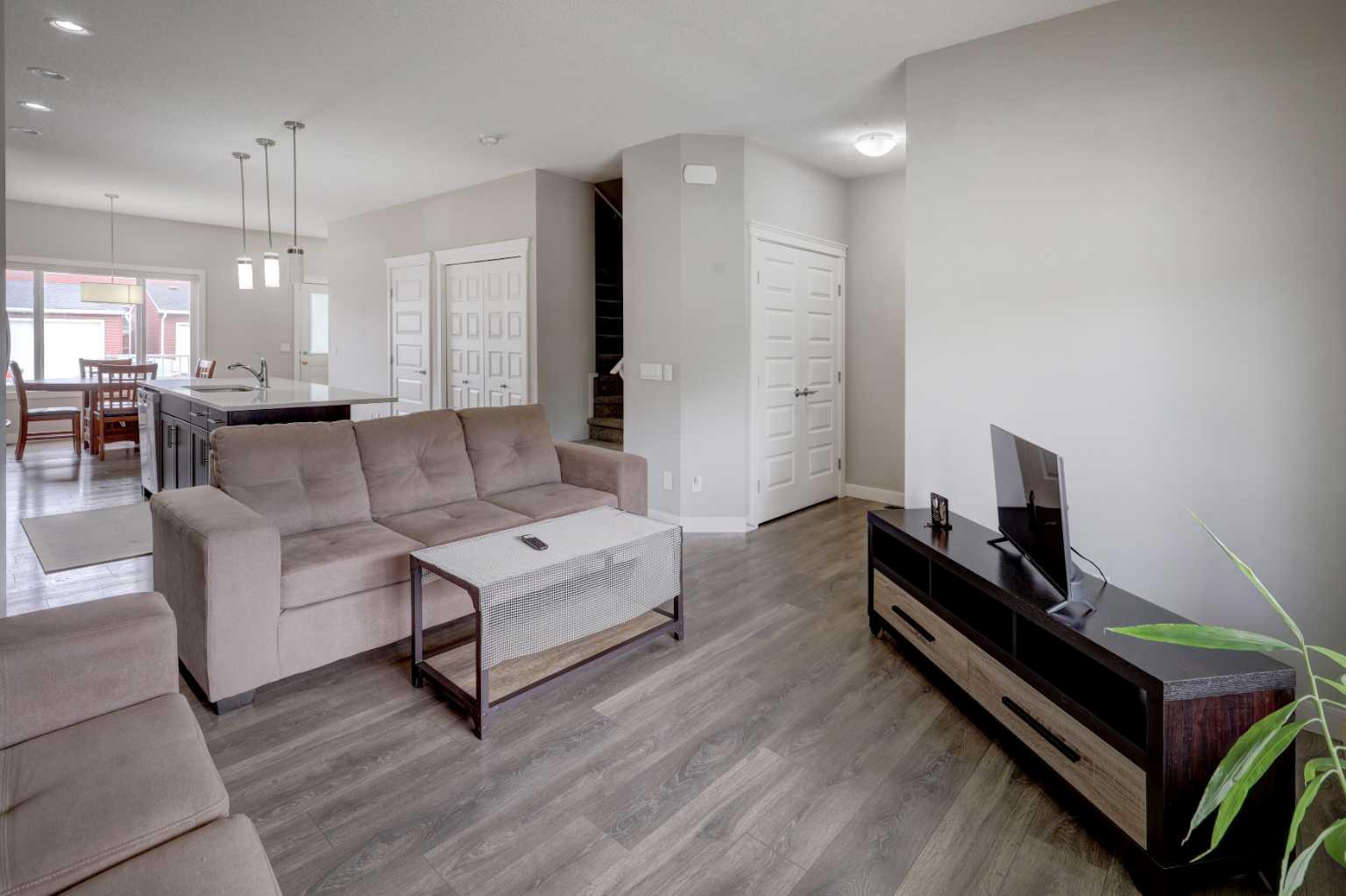 52 RED EMBERS Manor NE