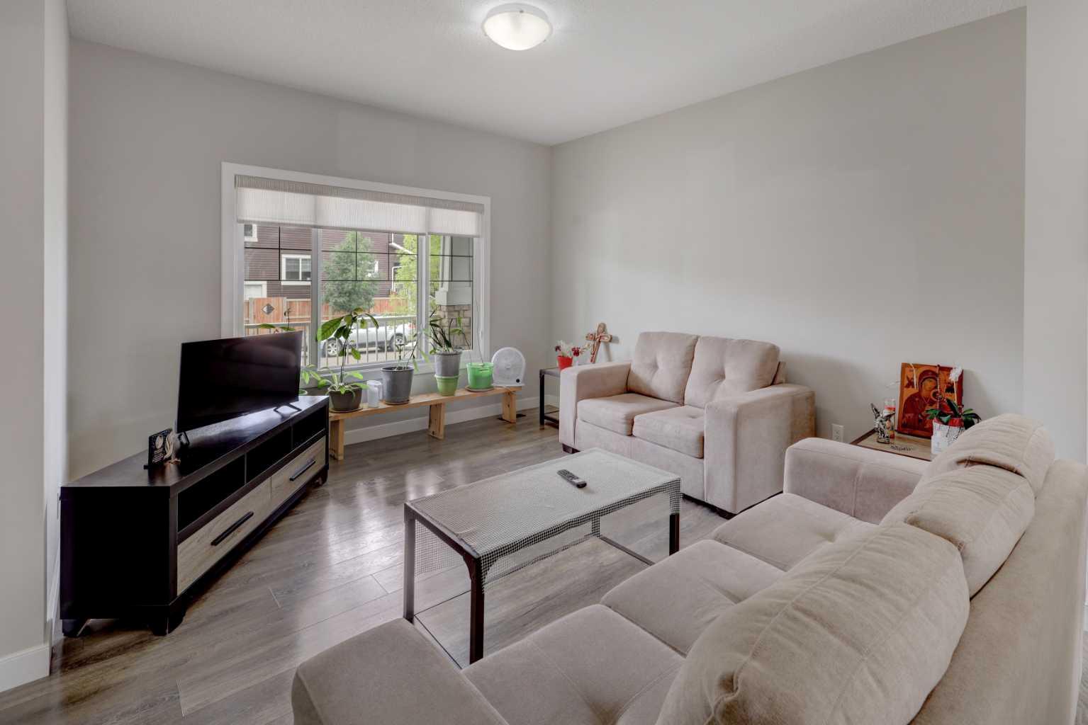 52 RED EMBERS Manor NE