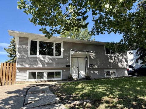Photo of 7634 Patterson Drive, Grande Prairie, AB T8V 3Z6 (MLS # A2327376)