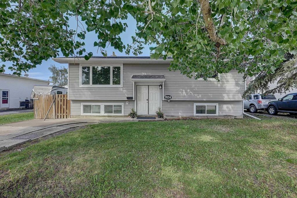 Photo of 7634 Patterson Drive, Grande Prairie, AB T8V 3Z6 (MLS # A2327376)