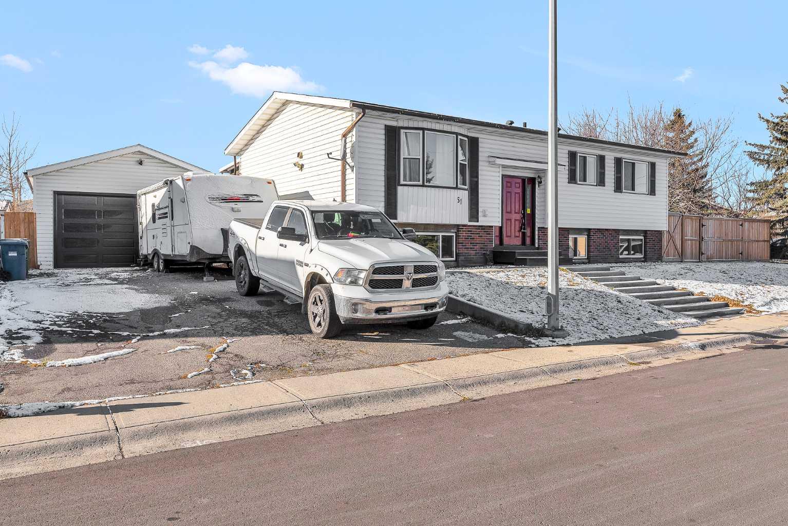 51 Huntstrom Road NE