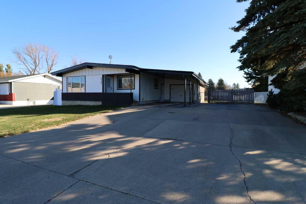 Photo of 5707 50 st St, Taber, AB T1G 1K6 (MLS # A2266345)