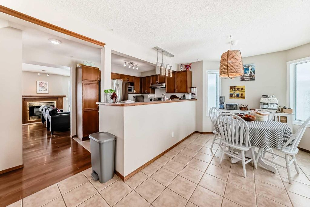 Photo of 60 Scenic Gardens NW, Calgary, AB T3L 1Y6 (MLS # A2302819)