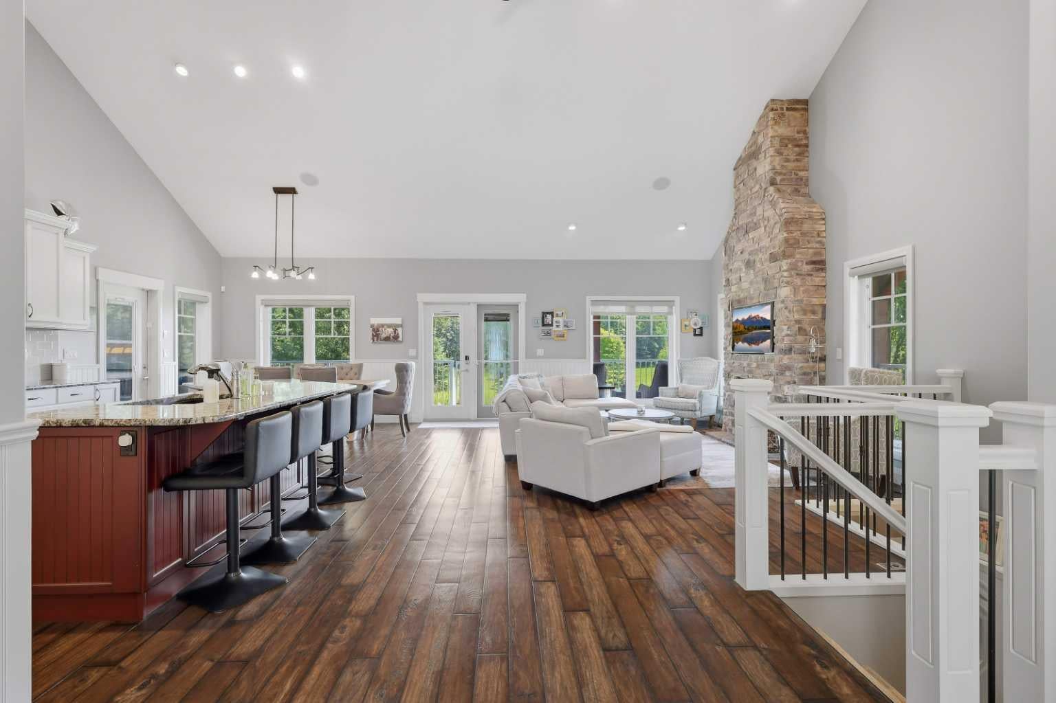 447 Summer Crescent