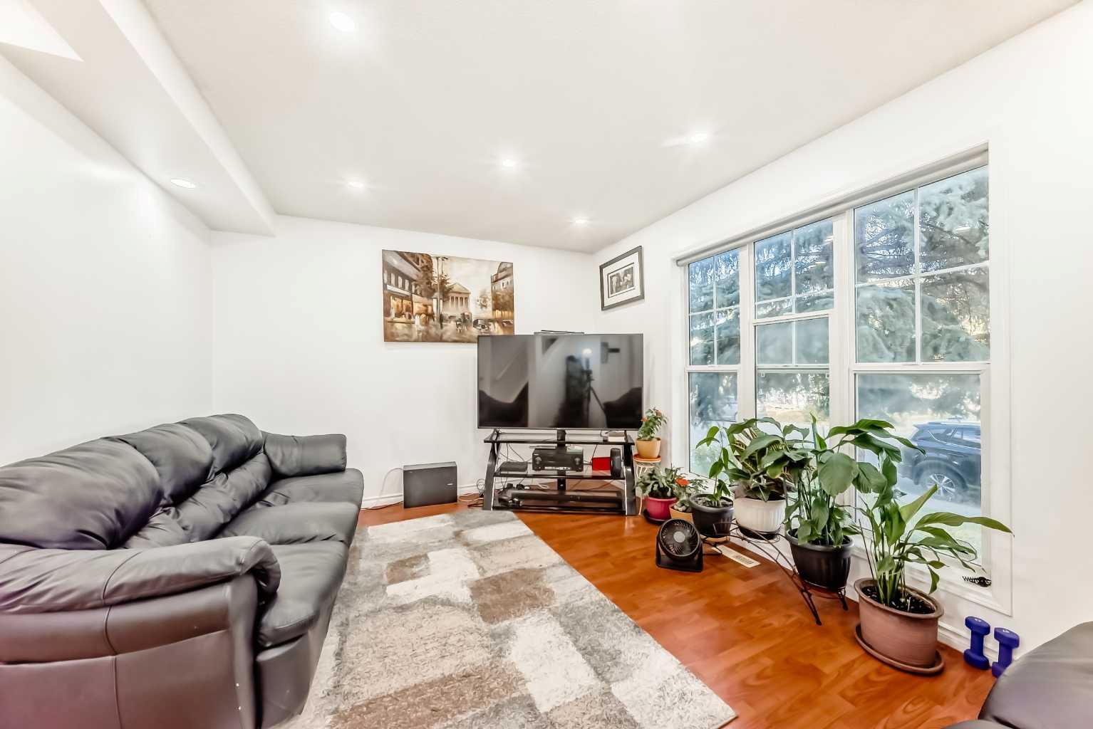 79 Hidden Crescent NW