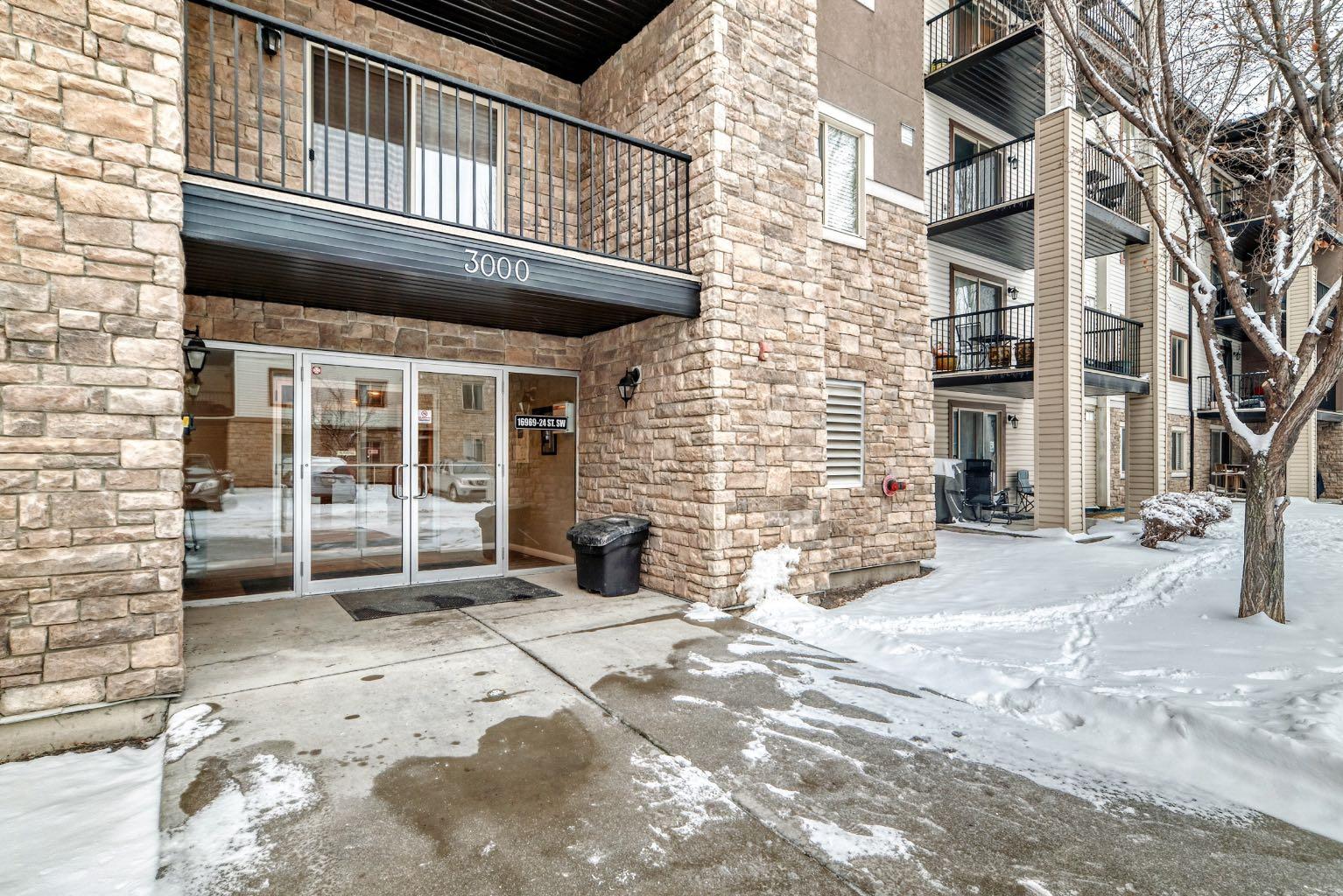 16969 24 Street SW 3205