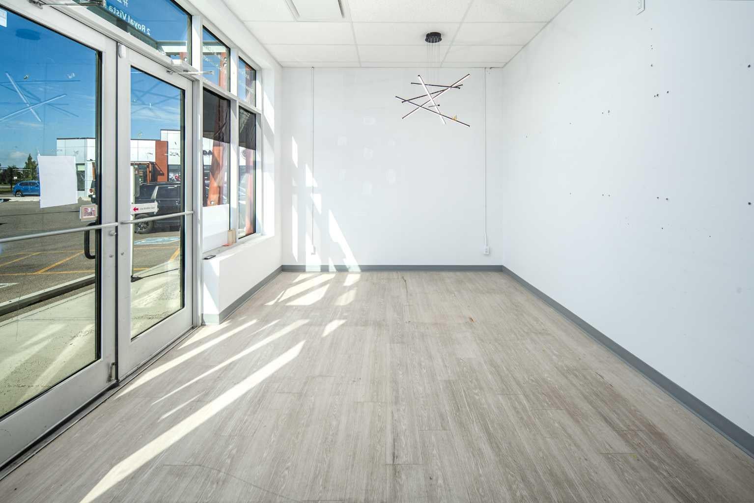 2 Royal Vista Link NW 2130