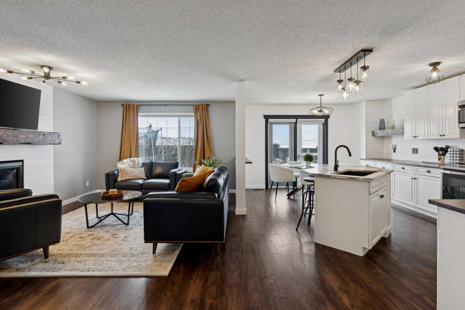 250 Chapalina Place SE