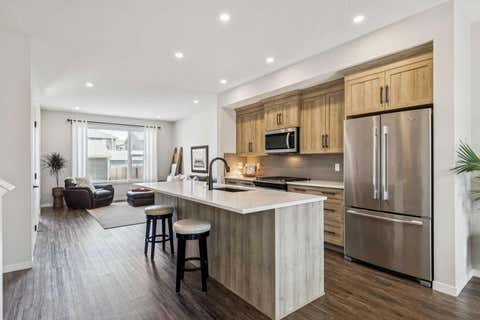 Photo of 43 Willow Crescent, Okotoks, AB T1S 5S1 (MLS # A2312460)