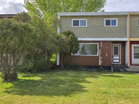 Photo of 9521 89 Avenue, Peace River, AB T8S 1G7 (MLS # A2319768)