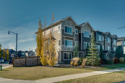 Photo of 133 Sundown Road, Cochrane, AB T4C 2M5 (MLS # A2353271)