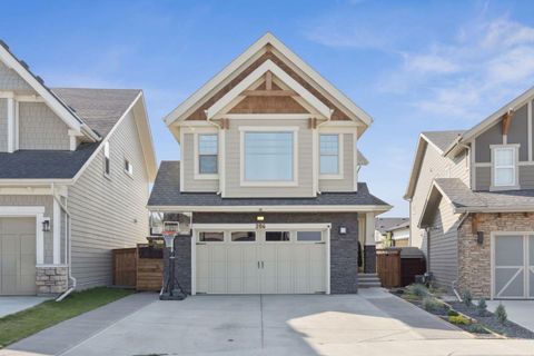 Photo of 206 Riviera View, Cochrane, AB T4C 0Z2 (MLS # A2332627)