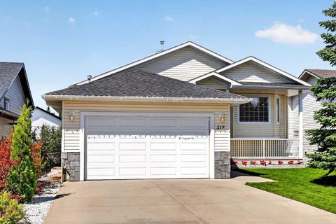 Photo of 219 Hillcrest Boulevard, Strathmore, AB T1P 1Z6 (MLS # A2319926)