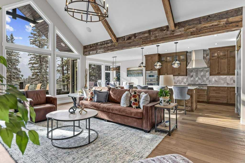 137 Silvertip Ridge