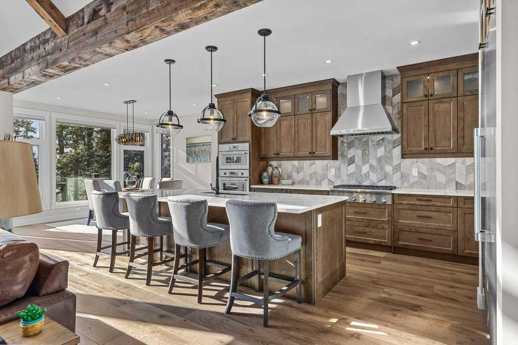 137 Silvertip Ridge