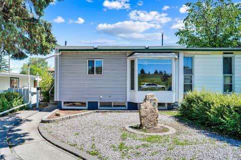Photo of 116 Selkirk Drive SW, Calgary, AB T2W 0M4 (MLS # A2334609)