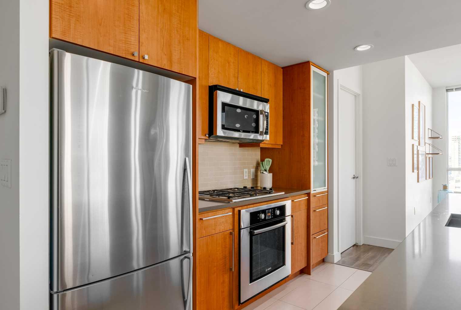 1118 12 Avenue SW 1204