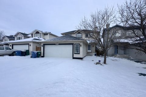 119 Country Hills Heights NW Calgary AB T3K 5C6