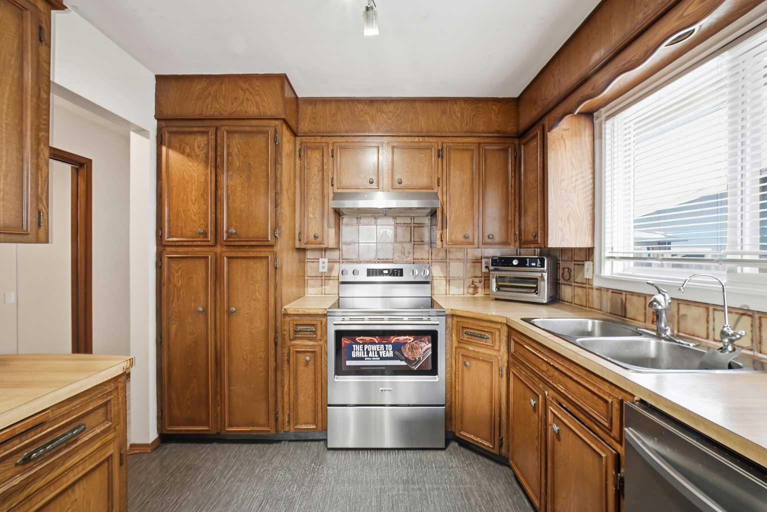 488 Templevale Drive NE