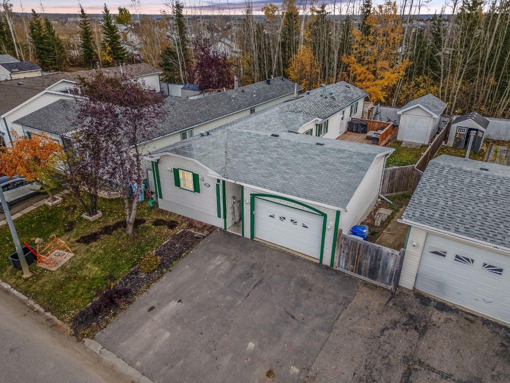 Photo of 152 Harpe Way, Fort McMurray, AB T9K 2K6 (MLS # A2287263)