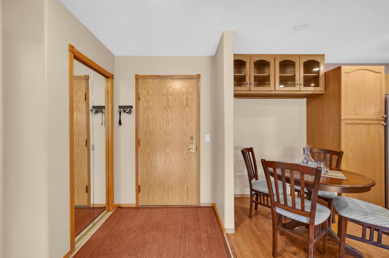 728 Country Hills Road NW 106