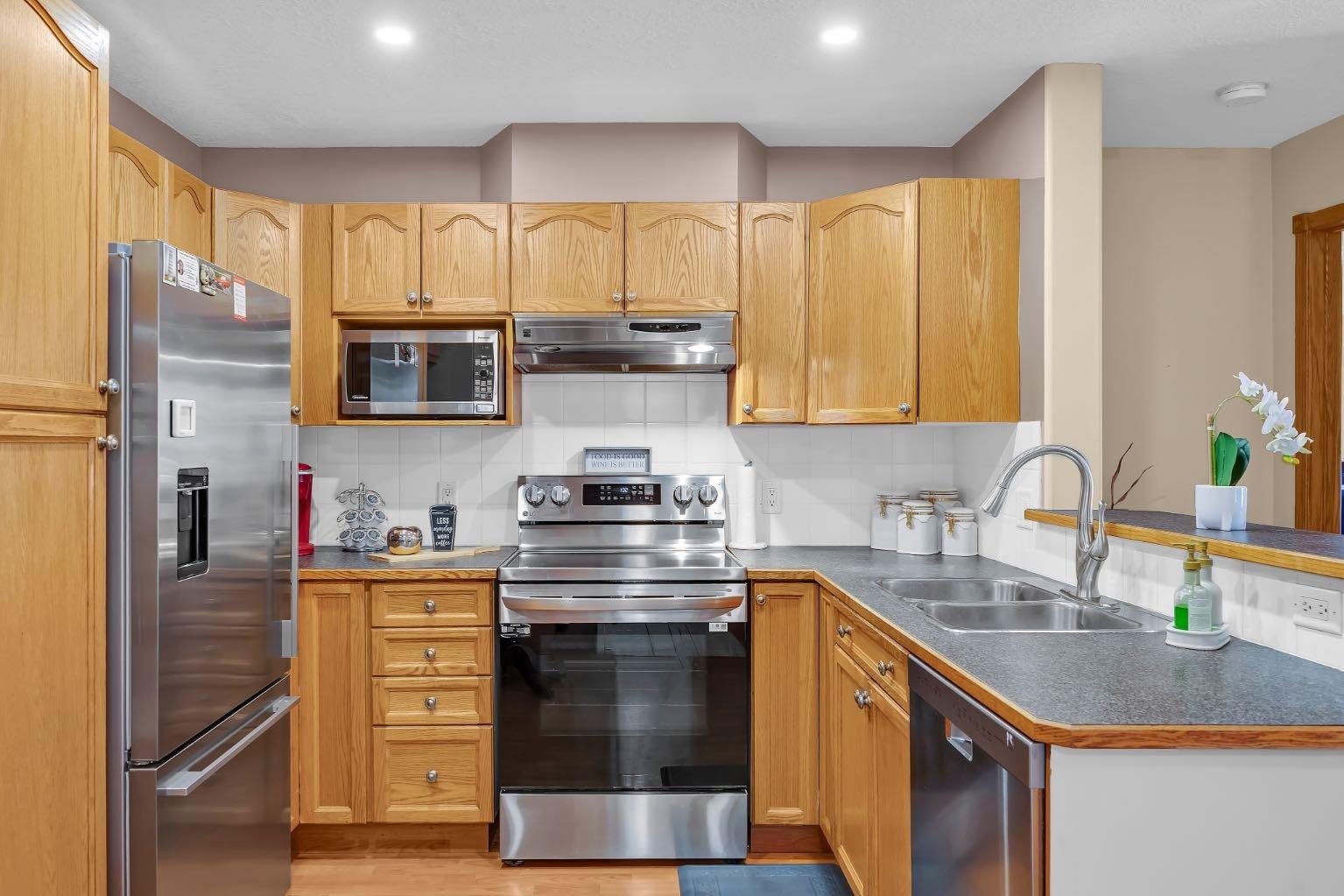 728 Country Hills Road NW 106