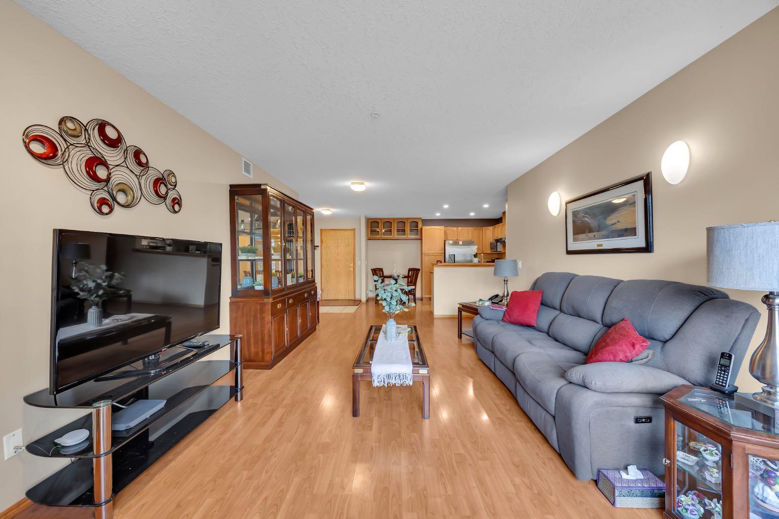 728 Country Hills Road NW 106