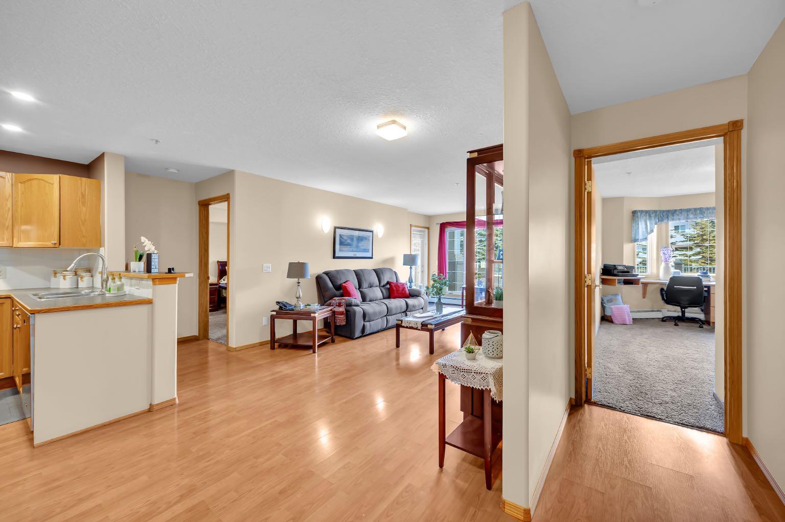 728 Country Hills Road NW 106