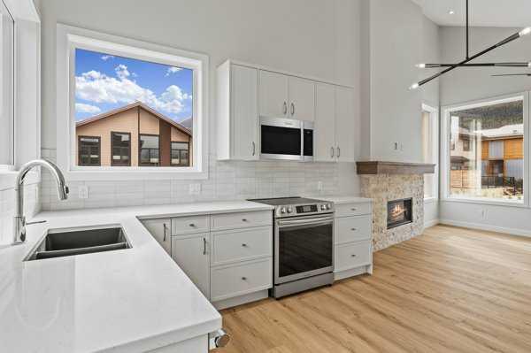 209 Stewart Creek Rise 203J