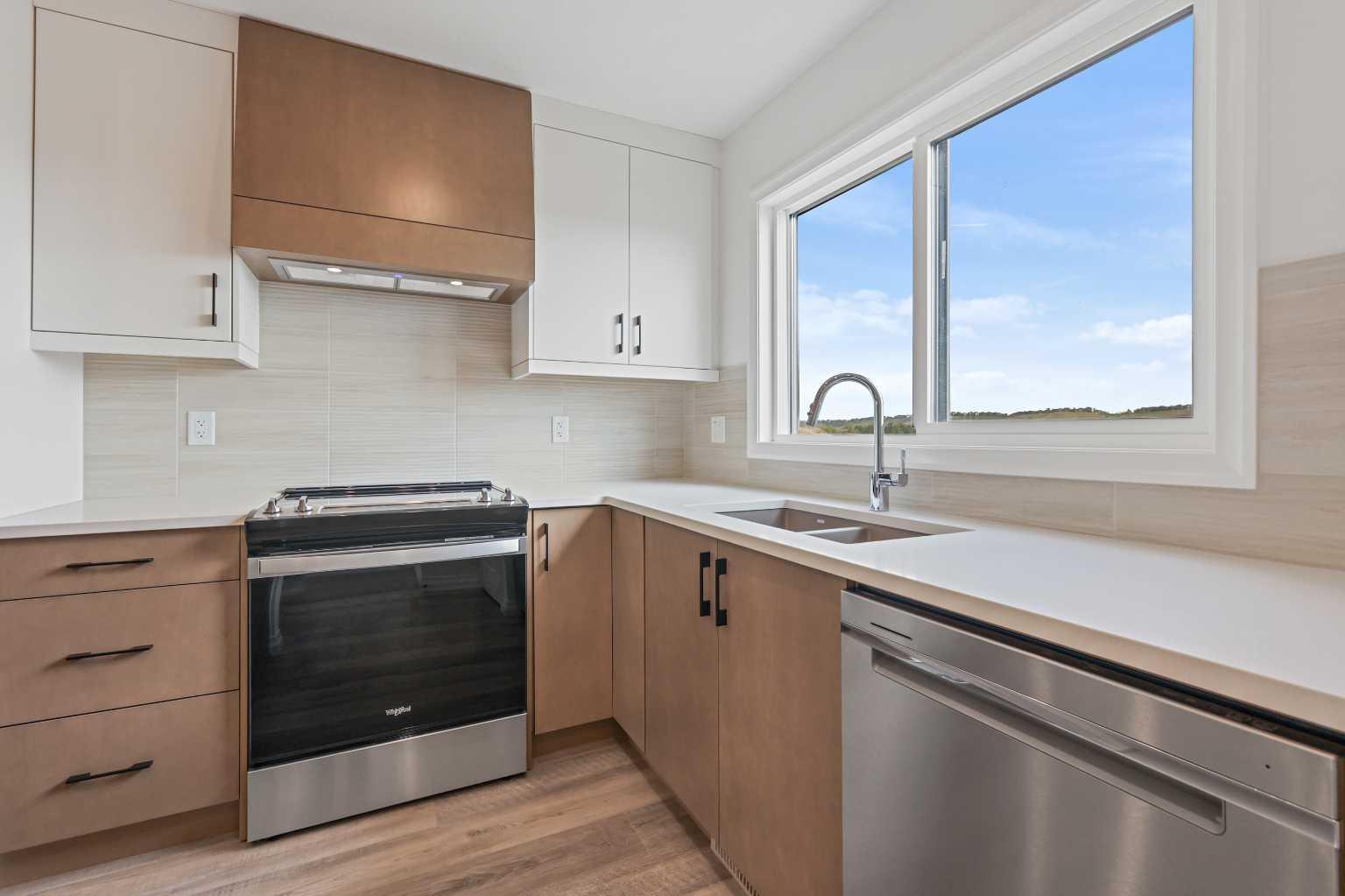 902 Wolf Willow Boulevard SE